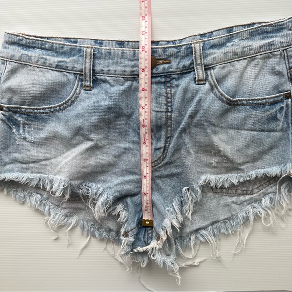 Billabong Denim Jean Shorts Blue Frayed Bonita Mid Rise Beach Size 28 AU 10 - Picture 11 of 12